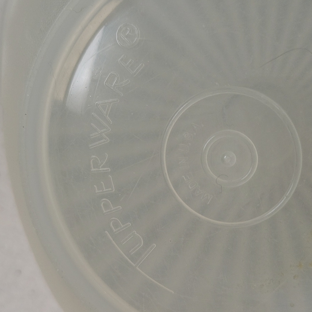Tupperware - Picture 3 of 7